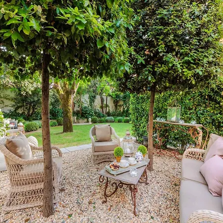 In With Garden, Wifi * Lucca