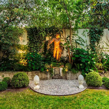 In With Garden, Wifi