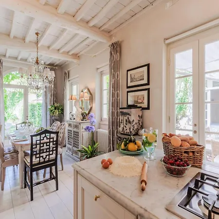 Apartment In Near Via Fillungo