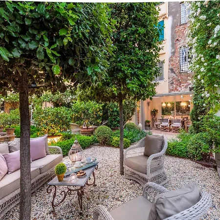Apartment In With Garden, Wifi Lucca