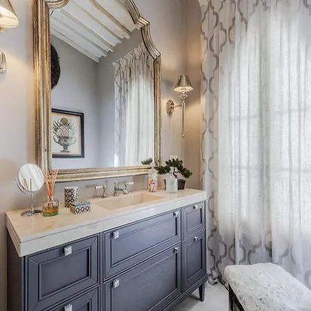 Apartment In Near Via Fillungo