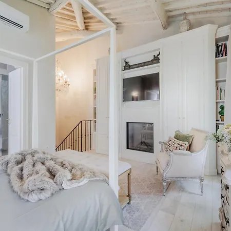Apartment In With Garden, Wifi